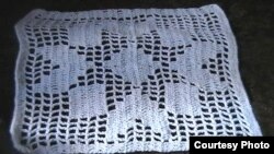 Лилия бәйләгән кул эше