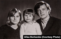 Юлий Сергеевич, Ольга Владимировна и их дочь Алиса Худяковы.