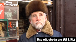 Продавець книг на донецькому ринку