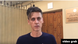 Журналист Дмитрий Ложников.