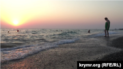 Пляж у Миколаївці, липень 2015 року