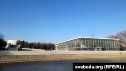 Так выглядаў будынак «БелЭкспа», архіўнае фота