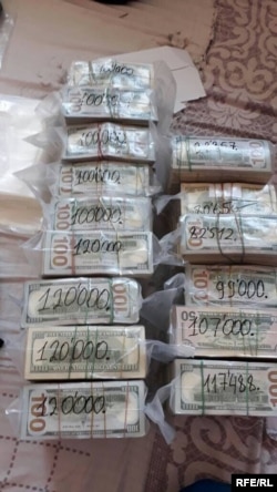 Таңгакталган акчанын сүрөтү