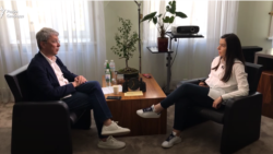 На думку Ткаченка, дискусії довкола мовного питання в Україні часто є поляризованими та не стосуються основної суті.