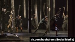 "Зөләйха күзләрен ача" спектакленнән күренеш