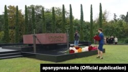 Мемориал Владислава Ардзинба в его родном селе Эшера