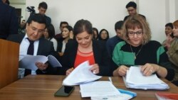 Матраимовдордун жактоочулары сот отурумунда. 20-январь, 2020-жыл.