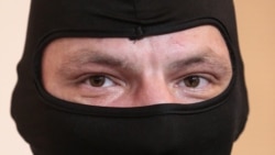 Піаніст Майдану досі публічно не з'являється без балаклави і майже не дає інтерв'ю