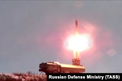 Пуск крылатой сверхзвуковой ракеты «Оникс» из берегового комплекса «Бастион». Архивное фото