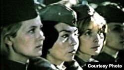 Вера Глаголева, Айтурган Темирова, Марина Яковлева. 1985 год. Кадр из фильма "Снайперы".