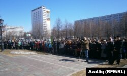 Тукайны искә алырга килүчеләр