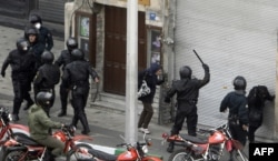 سرکوب معترضان توسط نیروهای یگان ویژه پلیس در تابستان ۸۸