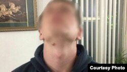 Айыпталуучулардын бири кыйноого алынганын айтууда