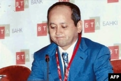 Мұхтар Әблязов, қуғындағы оппозициялық олигарх