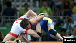 Объединенный мир борьбы (United World Wrestling) опубликовал в июне рейтинг борцов. Кыргызстанка Айсулуу Тыныбекова вошла в тройку лучших спортсменок в весовой категории до 58 кг.