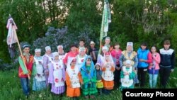 Тәбәрле мәктәбе укучылары Сабантуйга бүләк җыя