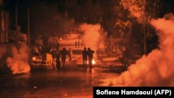 Көчө жүрүштөрү түнкүсүн да уланууда.