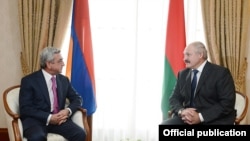 Russia - Presidents Serzh Sarkisian (L) of Armenia and Aleksandr Lukashenko of Belarus meet in Sochi, 23Sep2013.