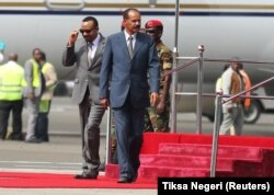 استقبال رئیس‌جمهور اریتره از آبی احمد در نیمه ژوئیه ۲۰۱۸