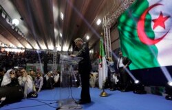 بن‌فلیس پیشتر در سال ۲۰۱۴ برای دومین بار رو در روی بوتفلیقه قرار گرفت اما بار دیگر با اختلاف آرای بسیار نفر دوم اعلام شد