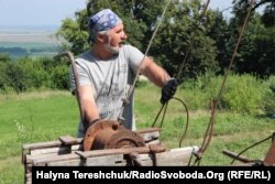 Волонтер за роботою