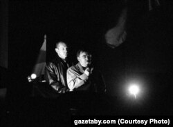 Адзіны кандыдат ад апазыцыі Уладзімір Ганчарык выступае перад пратэстоўцамі