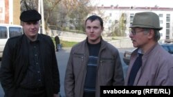 Юры Швец, Уладзімер Ключнікаў, Уладзімер Целяпун ля мазырскага суду