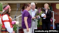 Кветкі – паэту і перакладчыку Ўладзімеру Папковічу