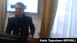 Прокурор Марат Абуов выступает на прениях сторон по делу Болатхана Жунусова. Талдыкорган, 27 февраля 2019 года.