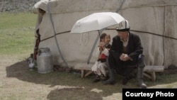 "Сүтак" тасмасынын дүйнөлүк премьерасы Карловы Вары фестивалында болду.