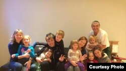 Сабыйлар-Монреаль дәресләренә йөрүче балалар һәм аларның әти-әниләре