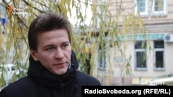 Журналіст-розслідувач Максим Опанасенко проводив журналістські розслідування як стосовно «Сім’ї» колишнього президетна Віктора Януковича, так і нинішньої влади.