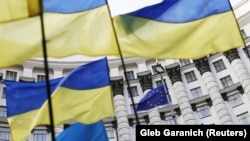 Сьцягі Ўкраіны і Эўразьвязу ў Кіеве. Архіўнае фота 