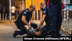 Арестът на Димитър Педев на 10 юли 2020 г. Снимката е на фотографа Айван Стоянов