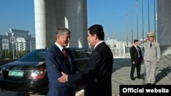 A.Atambaýew(ç),G.Berdimuhamedow(s)