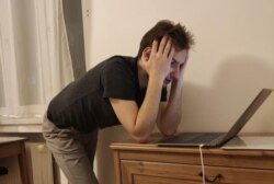 Український дизайнер Тарас Скицький вирішує – як йому та його дружині повертатись до України