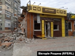 Магазини Маріуполя зруйновані та розграбовані. Квітень 2022 року