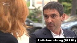 Екс-очільник ГУ СБУ Києва та Київської області Степан Грещук погодився поспілкуватися із журналістами і запевнив, що йому нема чого приховувати