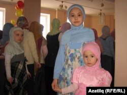 Асия сеңлесе белән