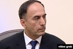 Азим Иброҳим – муовини нахуствазири Тоҷикистон аз масъулони комиссариятҳои ҳарбӣ тақозо карда буд, ки дар мавсими баҳории даъват ба артиш ба сафарбаркунии иҷборӣ роҳ надиҳанд.