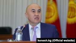 Алтынбек Сулайманов.