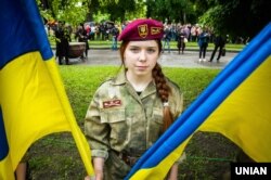 Учасниця церемонії відкриття пам’ятника Івану Мазепі. Полтава, 7 травня 2016 року