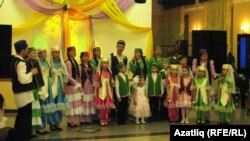 Асылъяр ансамбле чыгышы