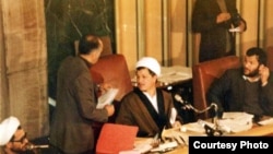 اکبر هاشمی رفسنجانی با بیش از دو دوره ریاست بر مجلس ایران، رکورددار ریاست مجالس پس از انقلاب است