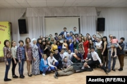 Делегатлар, оештыручылар һәм кунаклар