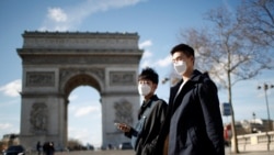 Париж в час епідемії коронавірусу