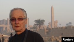 جسد گردن زده خلیل دیل، ۱۰ اردیبهشت‌ماه در بلوچستان پاکستان پیدا شد.