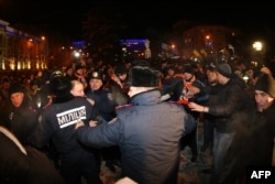 Один з нападів проросійських груп на активістів Євромайдану в Донецьку, 24 січня 2014 року