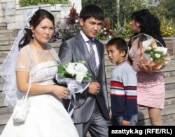 Бишкек, Бакыт үйү. 10.10.2010.