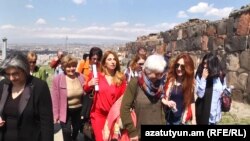 Armenia - Opposition leader Zaruhi Postanjian (C) and her supporters visit the ruins of Erebuni fortress in Yerevan, 18Apr2017.